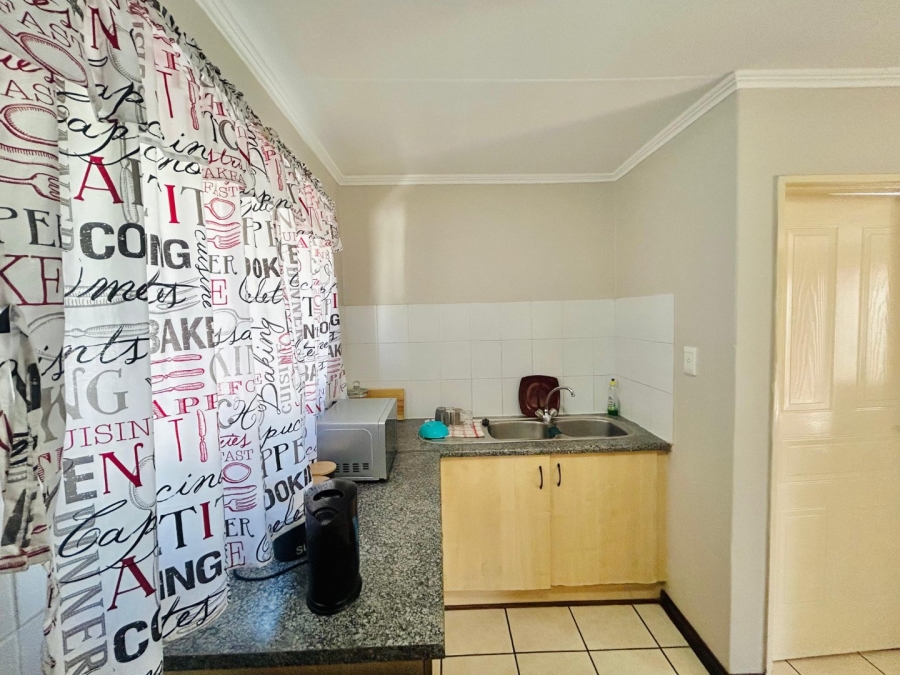 2 Bedroom Property for Sale in Langenhovenpark Free State